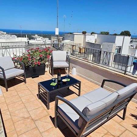 Casa Josephina - Three Level Stone Home With Balcony, 2 Roof Terraces & Sea Views Ostuni Bilik gambar