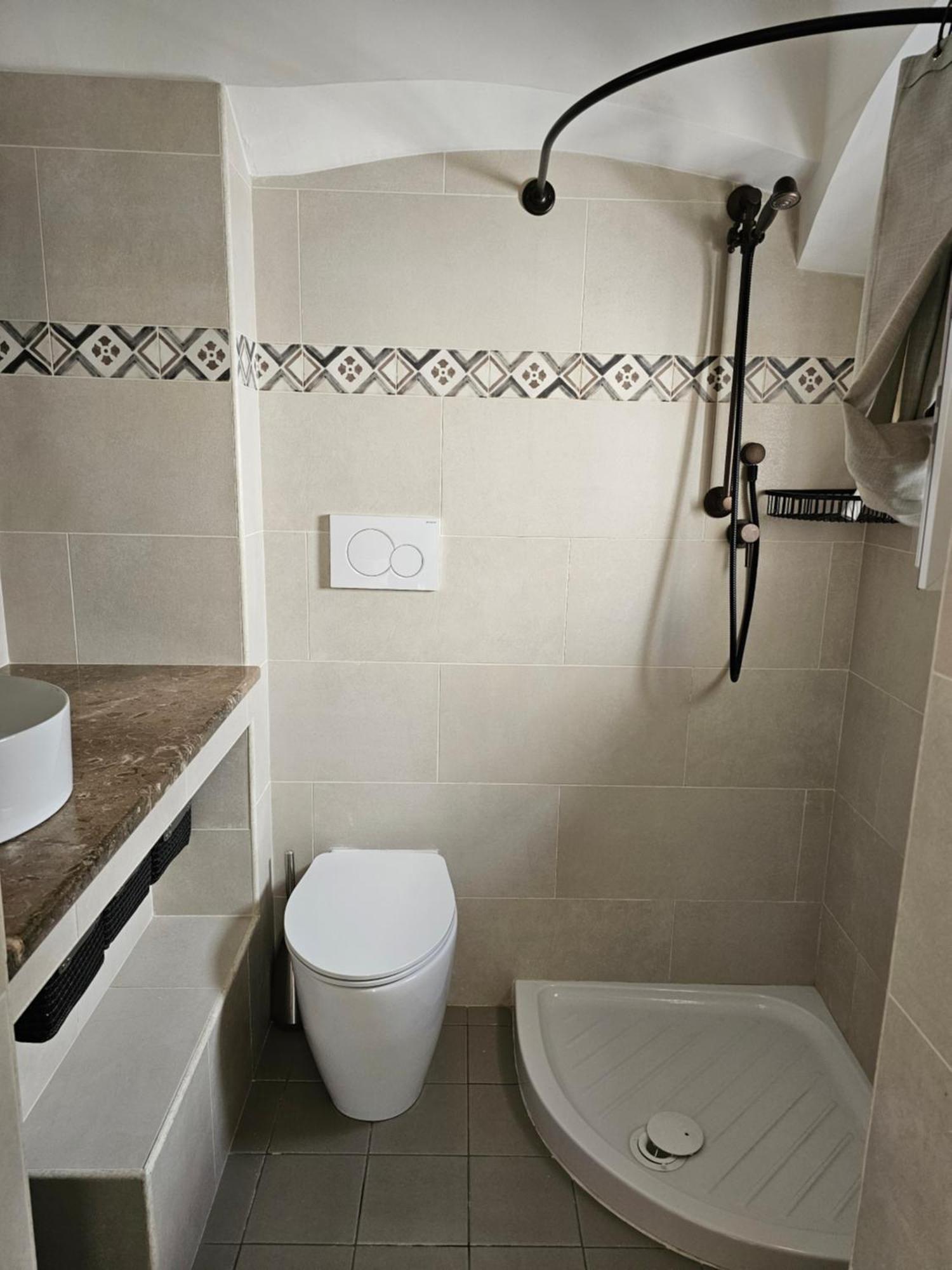 Casa Josephina - Three Level Stone Home With Balcony, 2 Roof Terraces & Sea Views Ostuni Luaran gambar