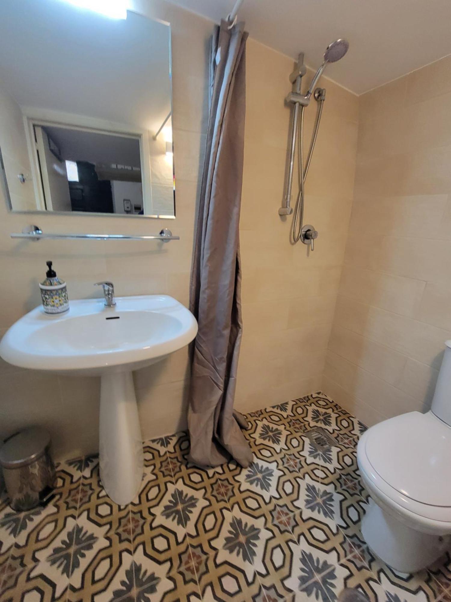Casa Josephina - Three Level Stone Home With Balcony, 2 Roof Terraces & Sea Views Ostuni Bilik gambar