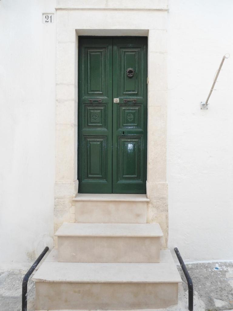 Casa Josephina - Three Level Stone Home With Balcony, 2 Roof Terraces & Sea Views Ostuni Luaran gambar